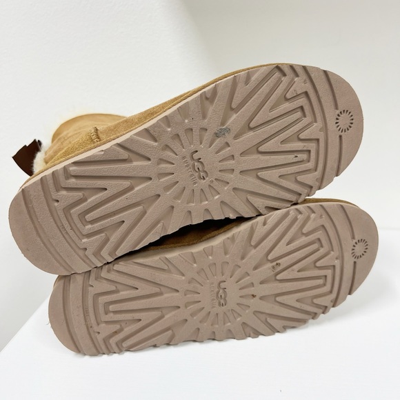 UGG Bailey Bow II Chestnut 6 Suede - Picture 6 of 8